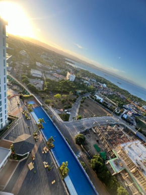 The mactan newtown 1 Bedroom with Beach